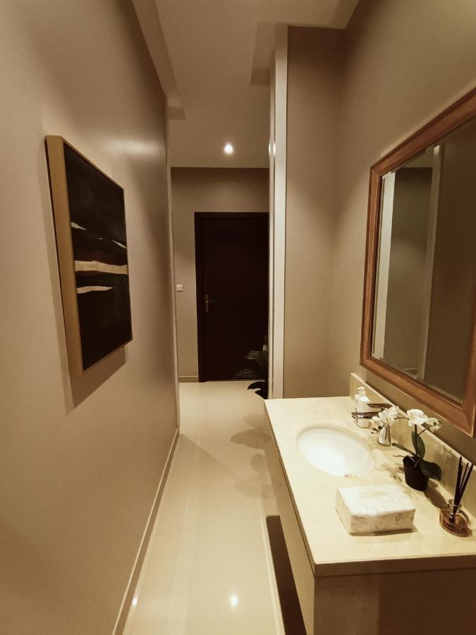 F Residence, Elegant & Luxury Apartment *