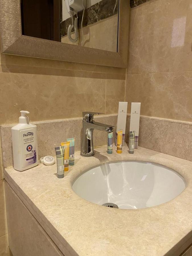 F Residence, Elegant & Luxury Apartment
