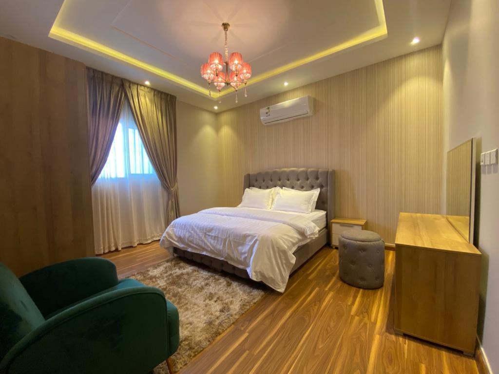 F Residence, Elegant & Luxury Apartment *